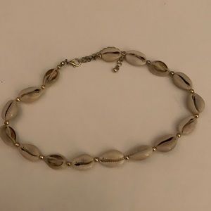 urban outfitters shell necklace
